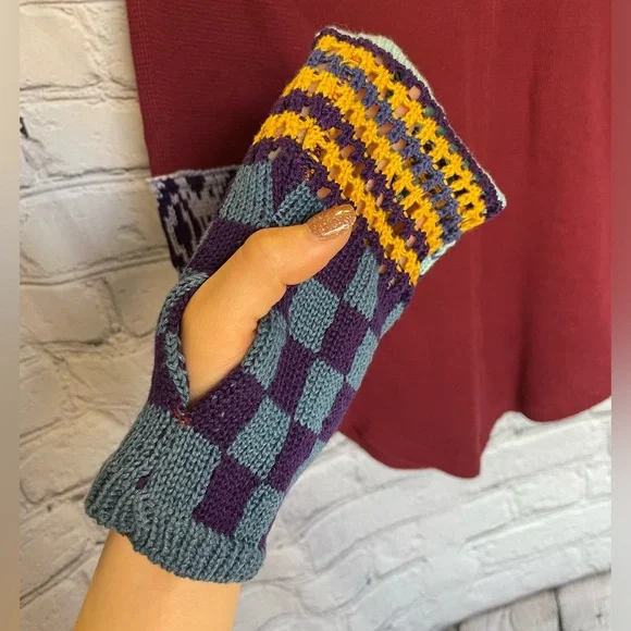 NWT We The Free Gorgeous Cuff Thermal Top - Wild Garnet Combo - Size Small - Picture 10 of 17